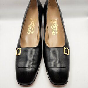 Salvatore Ferragamo Black Leather Low Heel Pumps – Vara Gancini Accent